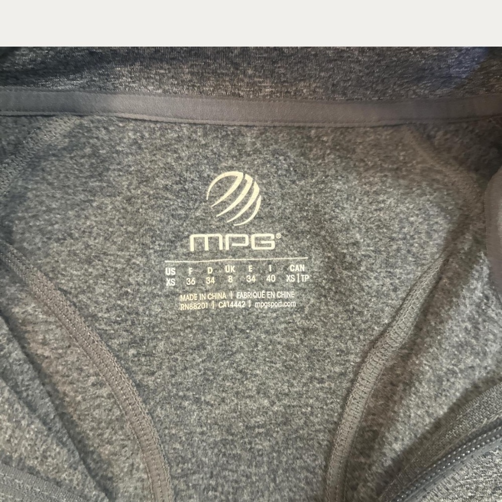 Xs zip up jacket - Picture 2 of 3